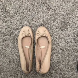 Tan flats